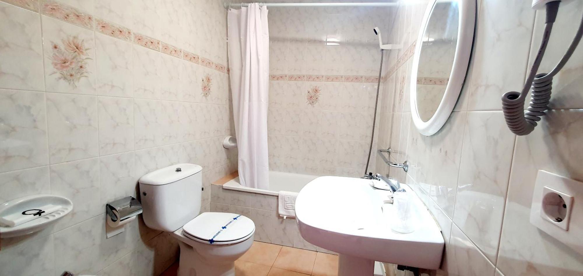 Sidreria La Casa Abajo Hotel La Franca Ngoại thất bức ảnh
