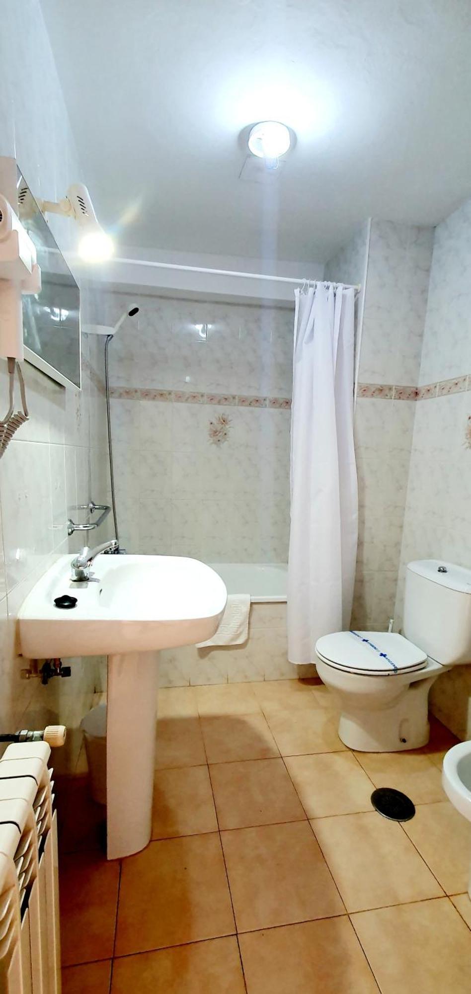 Sidreria La Casa Abajo Hotel La Franca Ngoại thất bức ảnh